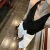 Top de Malha Alça V Decote V Estilo Old Money para Mulheres, Verão Slim Fit, Valoriza Figuras Baixas, Peça de Roupa Externa Preta Sem Mangas