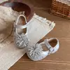 Zapatos Casuales Versátiles de Moda para Niñas 2026 Primavera/Verano Nuevos Zapatos de Princesa de Suela Suave para Niñas Sandalias con Punta Hueca para Niñas