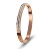Pulsera de acero de titanio para niñas de alta gama estilo nicho ins para mujer con diamantes incrustados que no se decolora joyería de acero inoxidable al por mayor