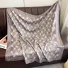 Bufanda Cuadrada Grande Nueva de Otoño Estilo Retro Americano de los 90 Estampada para Mujer, Versátil y Atmosférica, Chal Delgado Decorativo Multifuncional