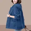 Chaqueta de pana nueva para mujer, Otoño e Invierno 2026, Top fino y moderno con capucha y botones para madres de mediana edad y mayores