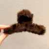 Presilha de cabelo de pelúcia de alta qualidade para outono e inverno para mulheres, versátil e fofa, presilha de tubarão para a parte de trás da cabeça, novo estilo coreano 2026, presilha de garra
