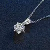 Rápido mano TikTok en línea Rojo Vivo suministro collar de plata ocho corazones y ocho flechas alta imitación color D moissanita Trébol colgante femenino