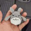 Muñeca de Monstruo de Tres Ojos Colgante de Lana Colgante Tejido a Mano Producto Terminado Muñeca de Ganchillo Hecha a Mano Colgante de Ganchillo Producto Terminado