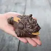 Exquisita Figura de Mascota de Té: Sapo de Tres Patas Hecho de Arcilla Púrpura de Yixing, un Símbolo de Riqueza, Adecuado para Decoración de Ceremonia de Té