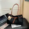 Bolsa Casual de Camurça Feminina Grande Capacidade 2025 Nova Outono Fosca Retrô Bolsa de Ombro Bolsa Tote para o Dia a Dia