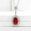 Colar Cruzado Europeu e Americano Mais Vendido Cor Vermelho Romã Zircônia, Pingente de Alta Qualidade Imitação de Rubi Resistente da Moda Cheio de Joias de Diamante