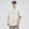 Camiseta Retro Americana 2025 de Manga Curta Masculina Verão Design Costura Solta Casual Manga Meia