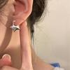 Pendientes con hebilla de oreja de estrella de pentagrama tridimensional para niñas, estilo nicho de alto sentido, temperamento simple, pendientes únicos, joyería