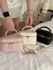 Bolsa Acolchoada com Corrente Nova Tendência 2025 para Mulheres, Bolsa Transversal Elegante de Couro PU de Alta Qualidade, Bolsa de Ombro Versátil e Fashion