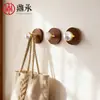 Gancho para Abrigo de Entrada sin Taladro de Ventosa Retro Baño Multifuncional Fuerte Capacidad de Carga Estilo Mid-Century Gancho de Nogal Latón