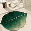 Alfombra absorbente antideslizante para baño del hogar, alfombra absorbente con drenaje de agua para encimera de cocina, alfombrilla de suelo simple de tierra de diatomeas con forma de hoja