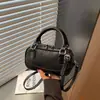 Bolsa de Mão Pequena de Prata Estilo Transfronteiriço para Mulheres 2026 Nova Moda Bolsa de Ombro de Nicho para o Dia a Dia Bolsa Transversal Pequena