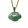 Colgante Candado Nube Verde Tianshan Jade de Seda Dorada de Xinjiang Jade Blanco Ruyi Candado Unisex Colgante de Jade de Paz Fuente de Suministro para Transmisiones en Vivo