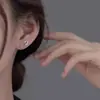 Aretes Broche Moda Femenina Diseño Creativo de Nicho Gama Alta Simple Exquisito Temperamento Versátil Adornos para Orejas de Uso Diario