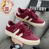 Estilo Novo Inverno 2025 Mocassins Quentes Forrados com Lã Tendência Versátil Sapatos Casuais Esportivos Tênis de Estudante Masculino Dropshipping