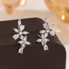 Pendientes de alta gama lujosos y únicos con colgantes de gota de agua de circonita, delicados y versátiles para citas, exquisitos pendientes de flor de diamante brillantes