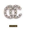 Broche de Moda con Letra Doble C Incrustaciones de Diamantes Perla Estilo Chanel Unisex Pin de Moda para Chaqueta