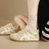 Zapatillas Blancas para Mujer 2026 Verano Nuevas Versión Coreana Estilo Ins para Estudiantes Femeninas Deportivas Casual Versátiles Zapatos de Skate Estilo Urbano MXR16A