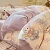 Juego de ropa de cama de cuatro piezas con forro polar, terciopelo de leche, ropa de cama cálida de invierno, sábana y funda de edredón lindas de dibujos animados, juego de tres piezas de felpa