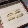 Anel de Luz Redondo Geométrico com Zircônia Banhado a Ouro 18k Real Anel de Dedo Indicador com Toque de Luxo de Alta Qualidade Novo Conjunto de Anéis Exclusivo