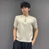 Camisa Henley de punto de canalé vertical de alta calidad para hombre, negra, de tres botones, manga corta, estilo casual maduro, texturizada, camiseta casual