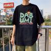 Camiseta de manga curta com gola redonda estilo cartoon de Hong Kong, de seda negra gelada, para casais, masculina e feminina, top casual moderno e versátil