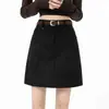 Falda Corta de Ante Vintage para Mujer 2026 Otoño/Invierno Nueva de Cintura Alta Adelgazante Anti-Exposición de Línea A