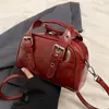 Bolsas femininas estilo coreano com textura de alta qualidade, bolsas de ombro de design nicho, bolsas quadradas pequenas casuais da moda atacado