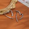 Aretes de amor de placa de luz plateada estilo europeo y americano, diseño clásico, atmosféricos, estilo socialité, moda para mujer, aretes de alta gama