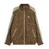 9151 High Street Estilo Americano Unisex Vintage Estampado de Leopardo Patrón de Tres Barras Diseño de Chaqueta Abrigo Casual Holgado para Hombre