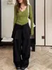 Camiseta Base de Punto Manga Larga con Botones Verdes Estilo Coreano para Mujer, Cuello en V, Corte Ajustado, Favorecedora, Escote Amplio para Otoño e Invierno