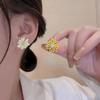 [Aguja de plata 925] Pendientes de botón de margarita hada Mori Super hada clip para oreja plato para incienso repelente de mosquitos femenina dulce flor fresca verano