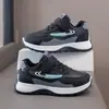 Zapatos casuales tipo papá para niños, nueva colección otoño 2026: zapatillas de cuero ligeras y duraderas para niños, y zapatillas para correr para niñas