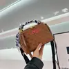 Bolsa de Mão Acolchoada Estilo Tweed para Mulheres 2025 Novo Estilo Elegante Grande Capacidade Ombro Único Versátil Três Maneiras de Carregar Moda