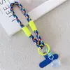 Corda para Celular Cor Contrastante Coração Pingente para Celular Antiderrapante Combinação de Cores Corda Personalizada com Cordão para Chaleira Cordão com Pingente para Bolsa