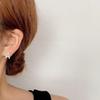 Versão coreana de brincos de tarraxa com letras da moda micro-diamante temperamento simples brincos de personalidade feminina brincos de moda nicho de alta qualidade
