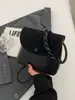 Bolso de Mujer de Alta Gama 2024 Nuevo Bolso Cruzado Otoño e Invierno Bolso Cubo Diseño Retro de Nicho Bolso de Hombro Versátil para Mujer