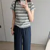 Camiseta Regular com Manga Curta, Gola Redonda, Design de Verão, Caimento Slim, Manga Flare, Textura de Bambu Listrada, Color Block Versátil para Mulheres