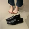 26 Otoño Nuevo Retro Punta Cuadrada Boca Profunda Adelgazantes Zapatos de Salón Mujer Moda Versátil Slip-on Plano Bidireccional Zapatos Mula