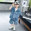 Conjunto Jeans de Verão Infantil, Conjunto de Duas Peças com Camisa de Manga Curta e Shorts em Jeans Fino e Macio para Meninos, Conjunto de Moda Tendência para Crianças