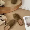 Sandalias versátiles de lunares sin cordones para mujer, adecuadas para usar al aire libre y para ir al trabajo, estilo nuevo con puntera cerrada, abertura poco profunda y diseño antideslizante, 2026 Birkenstock puntera redonda estilo británico