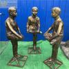 Fibra de vidro reforçado plástico fundido cobre cultura folclórica Diversão infantil Crianças muletas jogar campus Rua Comercial imitação de figura de cobre escultura de ponto