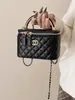 Bolso Pequeño Cuadrado Nuevo de Otoño e Invierno para Mujer, Bolso de Mano Versátil con Cadena Texturizada, Bolso de Hombro Cruzado Acolchado de Moda Estilo Pequeño Fragante