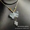 Atacado do fabricante pingente de borboleta de pedra olho de gato, pingente de colar cadeado realizador de desejos de olho de gato rosa, presente de loja de jade de área cênica
