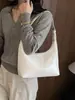 Bolsa de ombro transfronteiriça de alta qualidade para mulheres, nova moda outono 2026, bolsa crossbody de couro macio, bolsa versátil para segurar na mão e sob o braço para mulheres