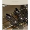 Zapatos de Cuero Pequeños de Suela Gruesa Estilo Británico Versátil Negros para Mujer 2026 Nuevos Zapatos Mocasines Slip-on Retro de Aumento de Altura