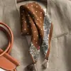 Pañuelo Cuadrado Pequeño de Algodón-Lino y Seda Hecho a Mano con Estampado Paisley de 70 cm para Mujer, Protector de Cuello para Primavera y Otoño, Pañuelo Delgado de Seda, Regalo para Personas Mayores
