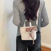 Bolsas Retrô de Nicho de Alta Qualidade para Mulheres 2026 Nova Coleção de Outono Versátil Casual Bolsa Transversal Exquisite Bolsa de Mão Estilo Balde