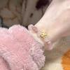 Pulseira de Cristal Rosa Imitação Flor de Pêssego para Mulheres 2025 Novo Design Nicho Ins Imitação Pulseira de Cristal de Morango Presente para Melhor Amiga